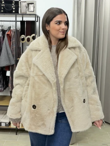 Abrigo forrado de pelos